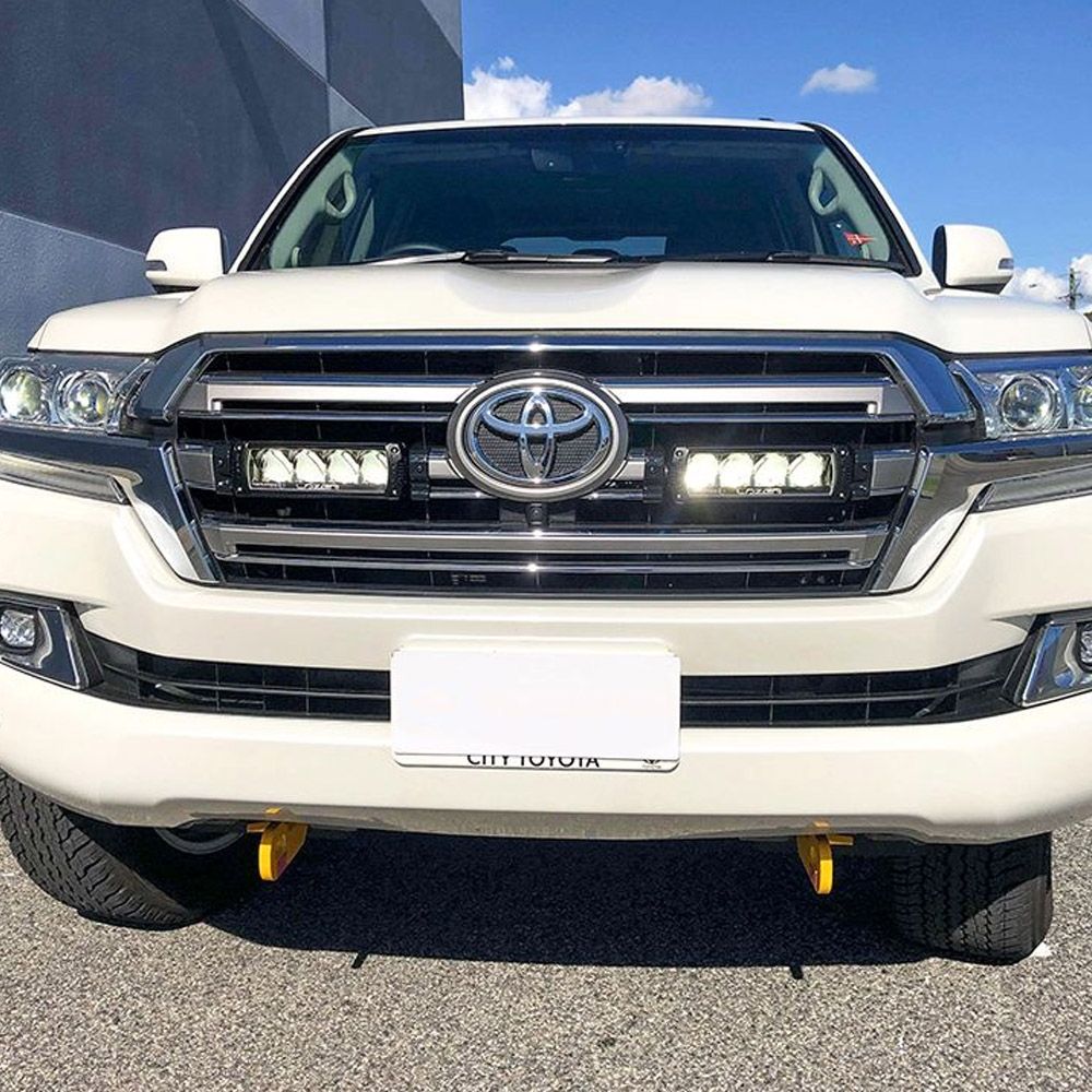 Lazer Lamps Toyota Landcruiser 200 Grille Kit + Triple R 750 Elite