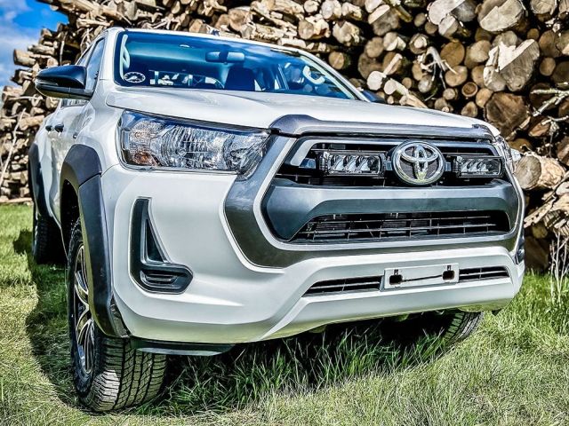 Lazer Lamps Toyota Hilux (2021+) Grille Kit